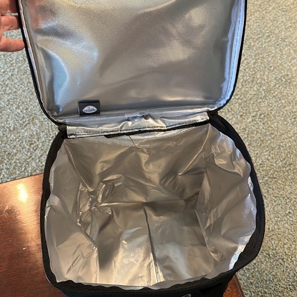 New Ole Smoky moonshine cooler or picnic tote. Will hold two six packs of cans - Picture 3 of 3